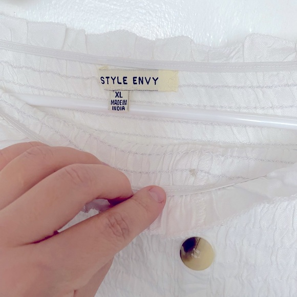 Summer White Crop Top - Picture 2 of 2